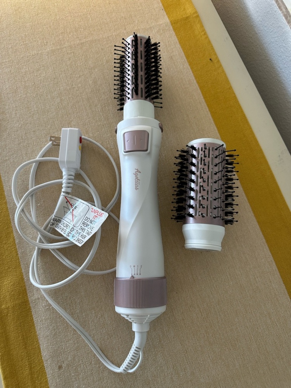 White and Rose Gold 2-in-1 Hot Air Styling Brush